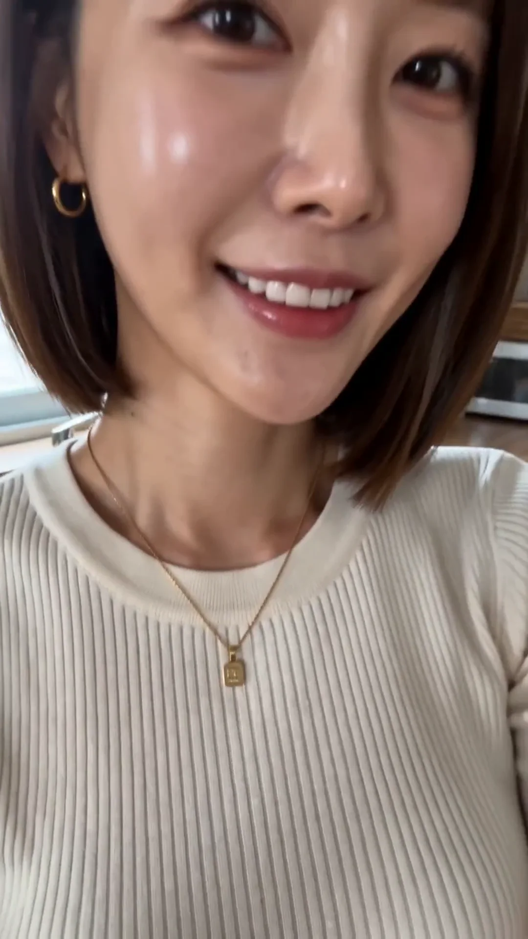 화장품·뷰티 홍보용 숏츠 제작 사례 – 스킨케어 클로즈업 숏츠 | 숏츠·쇼핑몰 동영상 제작 대행 | 스튜디오숲 STUDIO SOOP